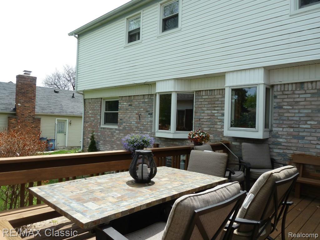 35928 Johnstown Road Farmington, MI 48335 - Photo 42 of 45 Johnstown Deck w Bench.jpg