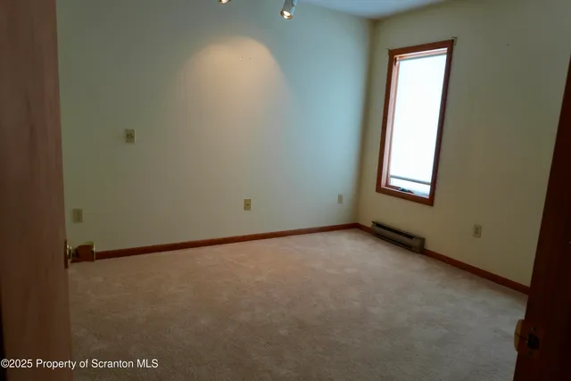 $575,000 | 113 East Shore Drive, Hawley, PA 18428