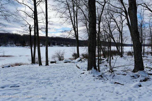 $575,000 | 113 East Shore Drive, Hawley, PA 18428