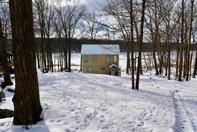 $575,000 | 113 East Shore Drive, Hawley, PA 18428