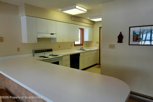 $575,000 | 113 East Shore Drive, Hawley, PA 18428