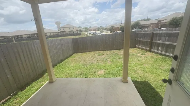 $1,599 | 366 Joanne Loop, Unit B, Buda, TX 78610