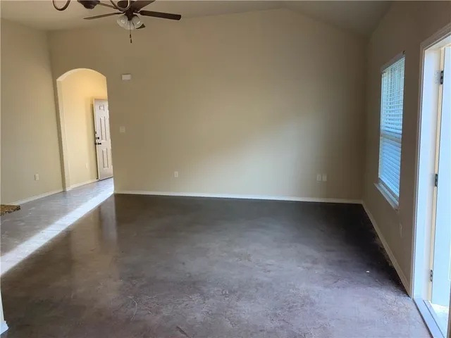 $1,599 | 366 Joanne Loop, Unit B, Buda, TX 78610