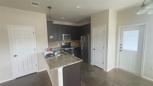 $1,599 | 366 Joanne Loop, Unit B, Buda, TX 78610