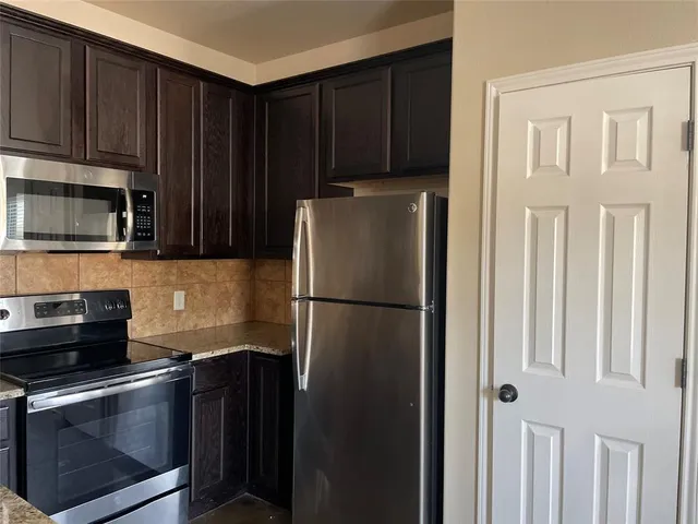 $1,599 | 366 Joanne Loop, Unit B, Buda, TX 78610