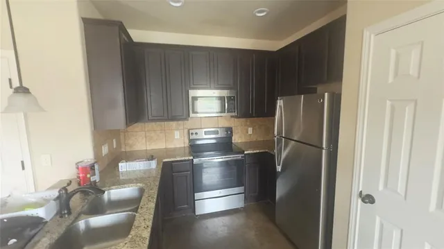 $1,599 | 366 Joanne Loop, Unit B, Buda, TX 78610