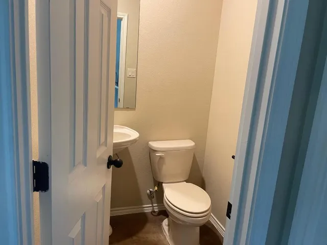 $1,599 | 366 Joanne Loop, Unit B, Buda, TX 78610