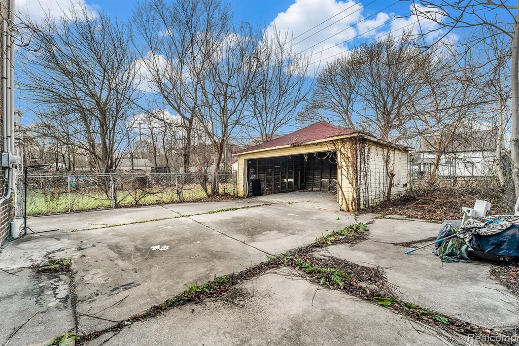 2256 Clements Street Detroit, MI 48238 - Photo 9 of 10