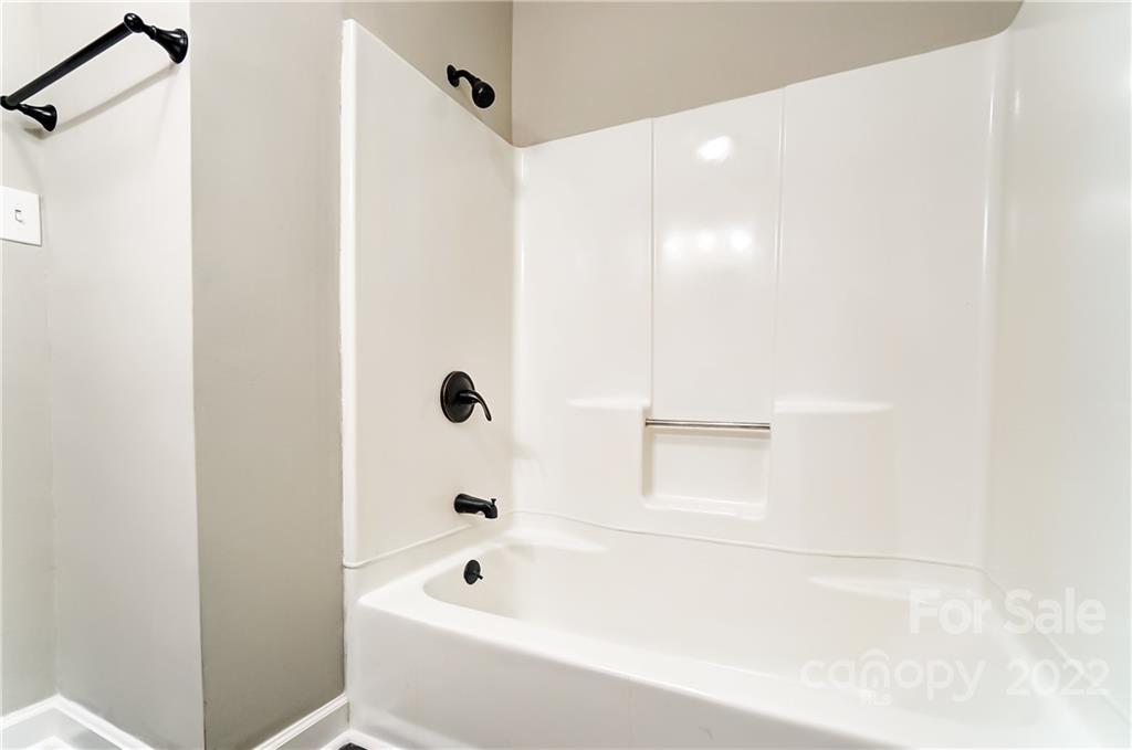 502 Plantation Road Lancaster, SC 29720 - Photo 30 of 44 a bathroom with a bathtub