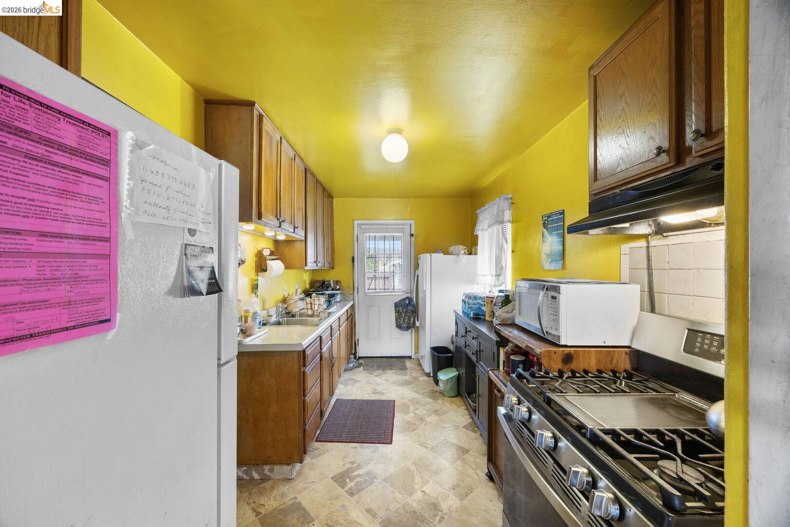 9527 Coral Road Oakland, CA 94603 - Photo 7 of 15