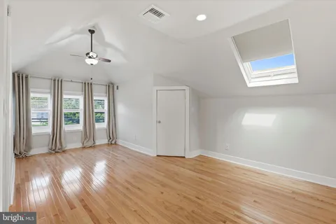 $575,000 | 272 East North Lane, Conshohocken, PA 19428