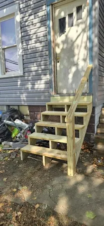 a view of entryway with outdoor area