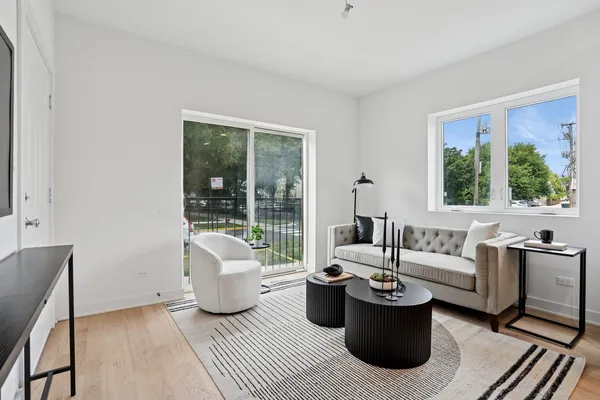 $459,000 | 6755 North Hermitage Avenue, Unit 3, Chicago, IL 60626