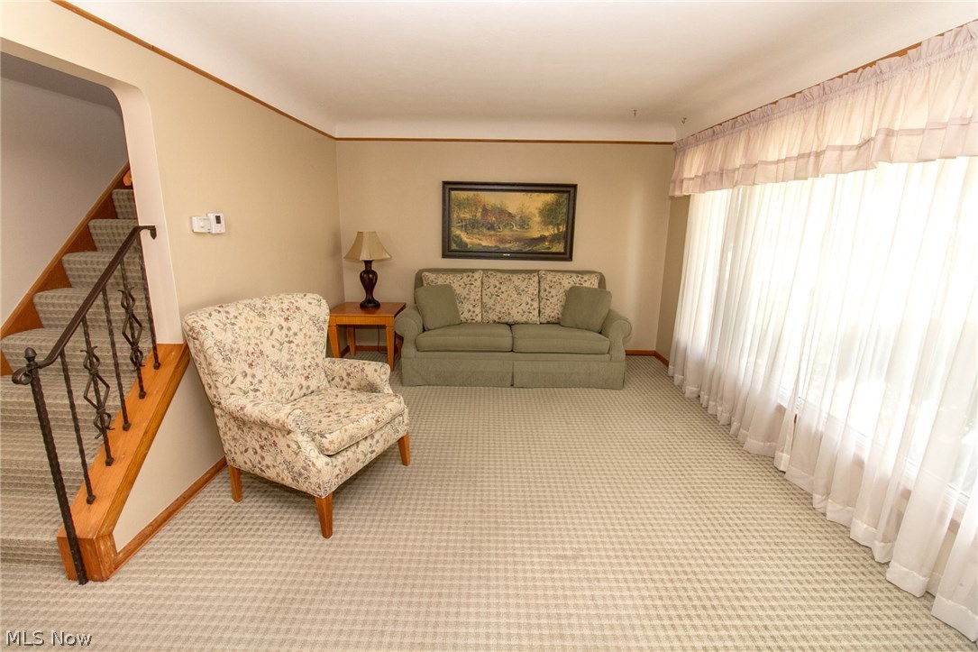 349 Clarmont Road Eastlake, OH 44095 - Photo 4 of 32