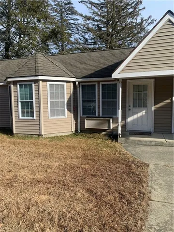 $1,250 | 59 Hartford Pike, Unit 2, Chepachet, RI 02814