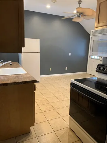 $1,250 | 59 Hartford Pike, Unit 2, Chepachet, RI 02814