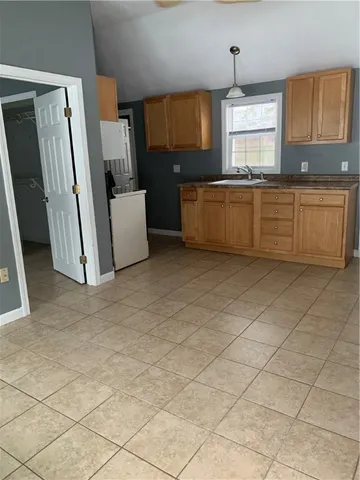 $1,250 | 59 Hartford Pike, Unit 2, Chepachet, RI 02814