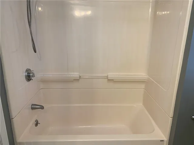 $1,250 | 59 Hartford Pike, Unit 2, Chepachet, RI 02814