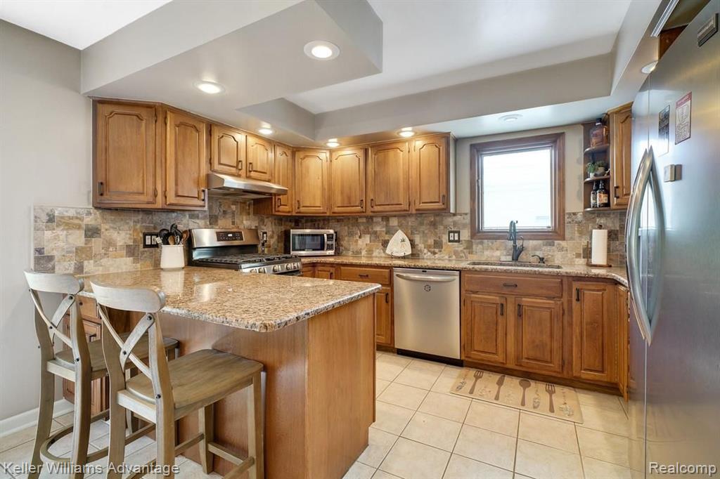 42574 Park Ridge Road Novi, MI 48375 - Photo 14 of 23