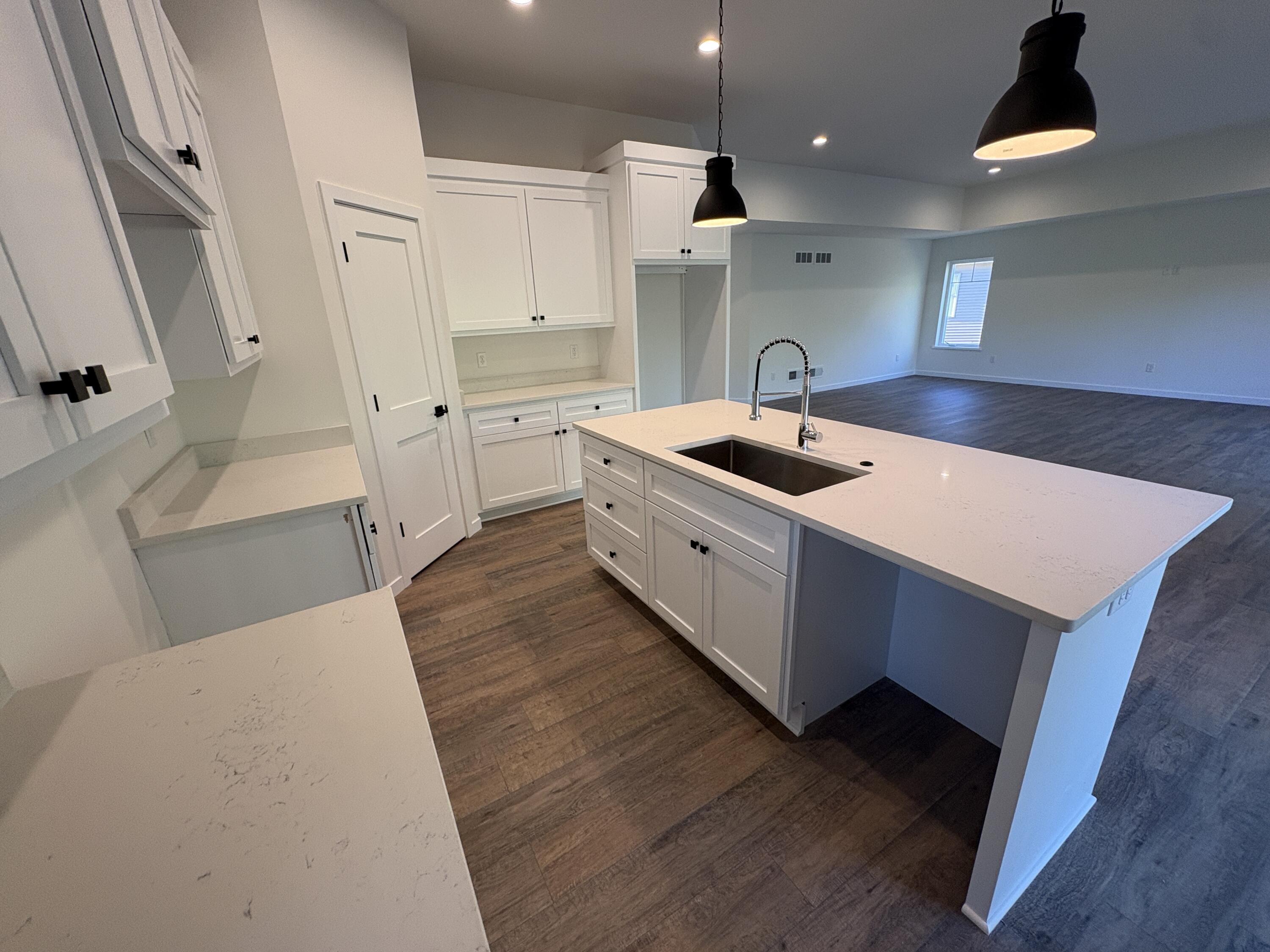 267 Cardinal Drive Sullivan, WI 53178 - Photo 7 of 37 Kitchen