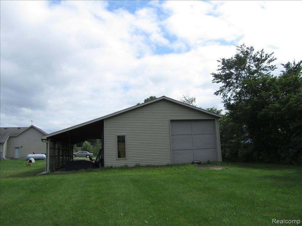 10600 Sparling Road Memphis, MI 48041 - Photo 5 of 20 IMG_0547