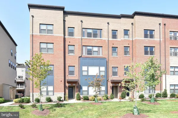 $3,700 | 44858 Tiverton Square, Ashburn, VA 20147