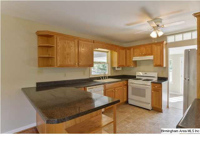 1669 Shannon Road Bessemer, AL 35022 - Photo 8 of 31