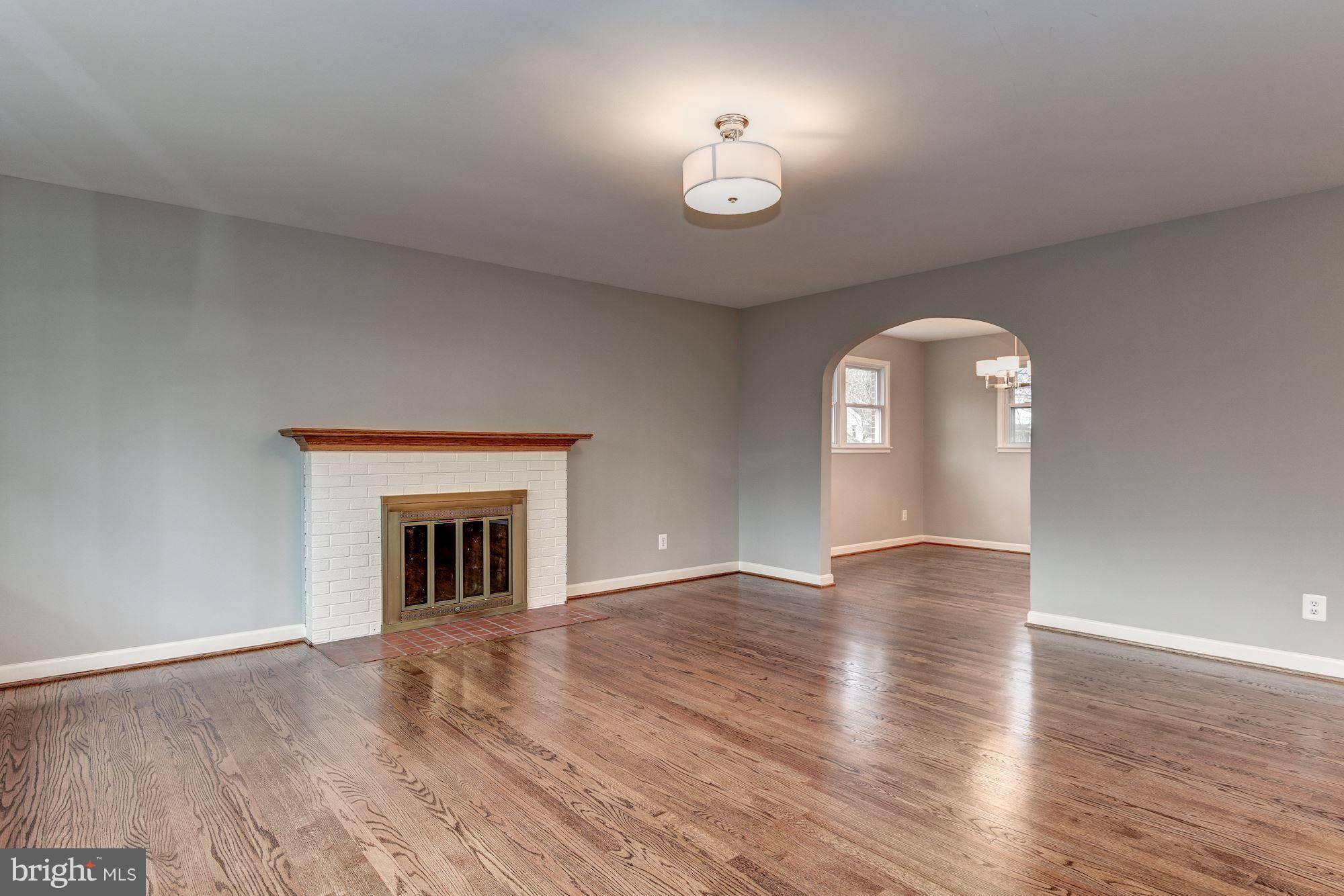 5615 Inverchapel Road Springfield, VA 22151 - Photo 4 of 17 ARCHED DOORWAY FROM LIVING TO DINING ROOM