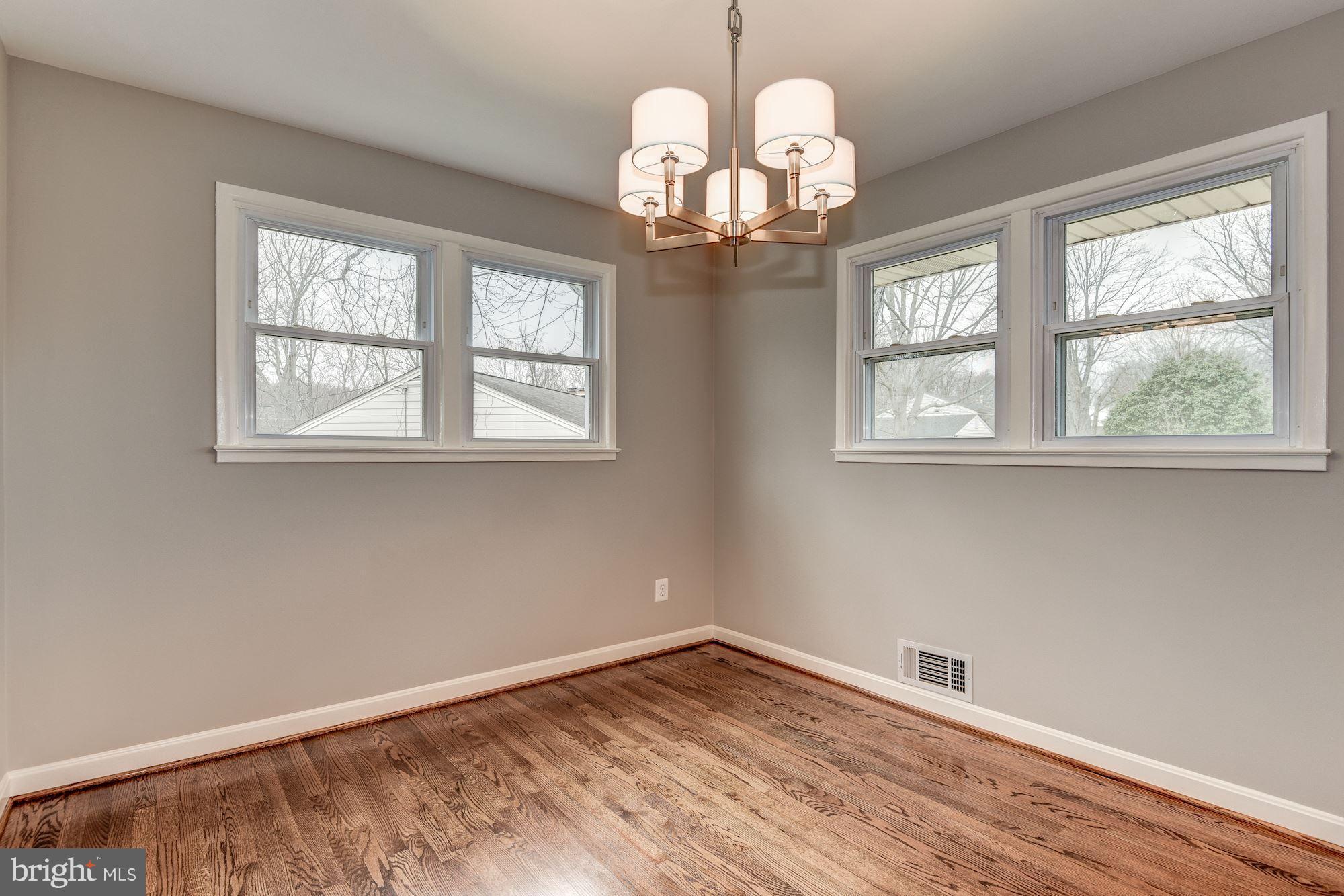 5615 Inverchapel Road Springfield, VA 22151 - Photo 6 of 17 DINING ROOM WITH CORNER WINDOWS