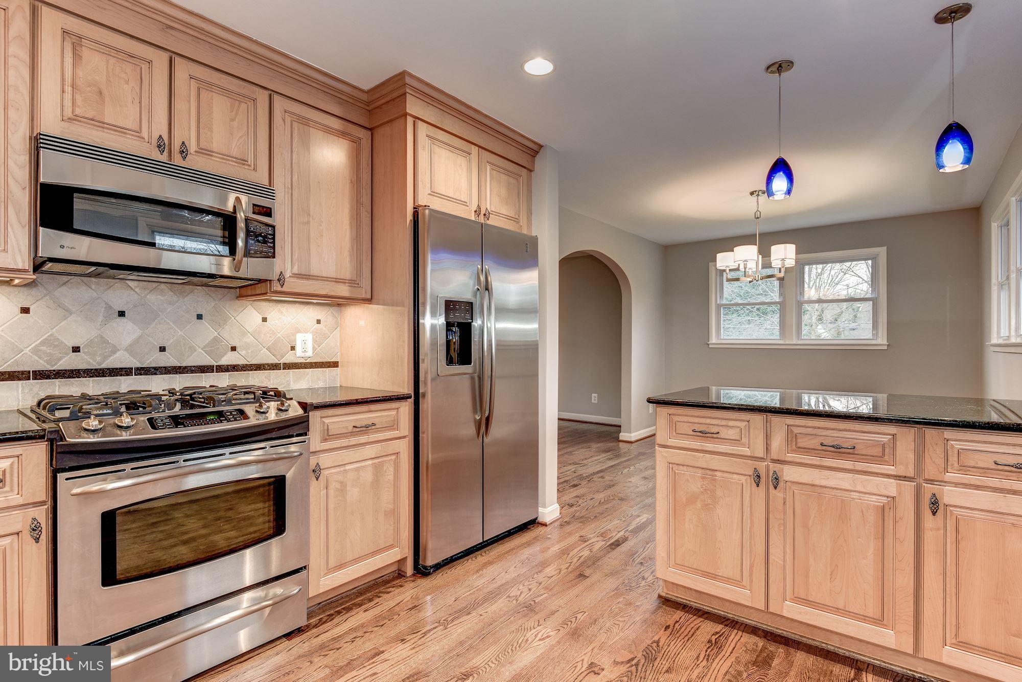 5615 Inverchapel Road Springfield, VA 22151 - Photo 10 of 17 UPDATED STAINLESS APPLIANCES