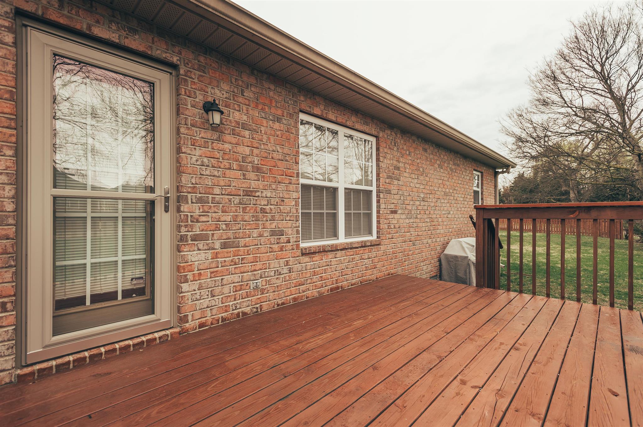 134 Abbey Road Gallatin, TN 37066 - Photo 2 of 18 a balcony view with a wooden floor
