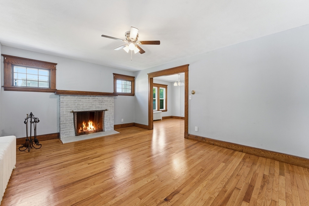 47 Thorndyke Street Springfield, MA 01118 - Photo 6 of 42
