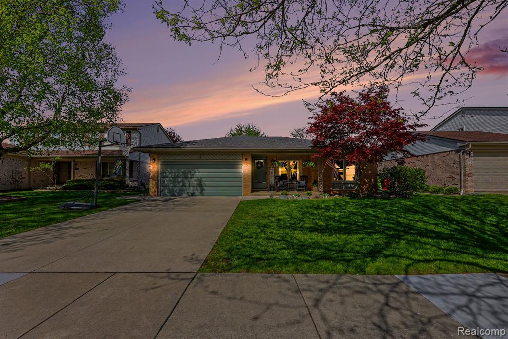 47391 Kathleen Road Macomb, MI 48044 - Photo 3 of 25