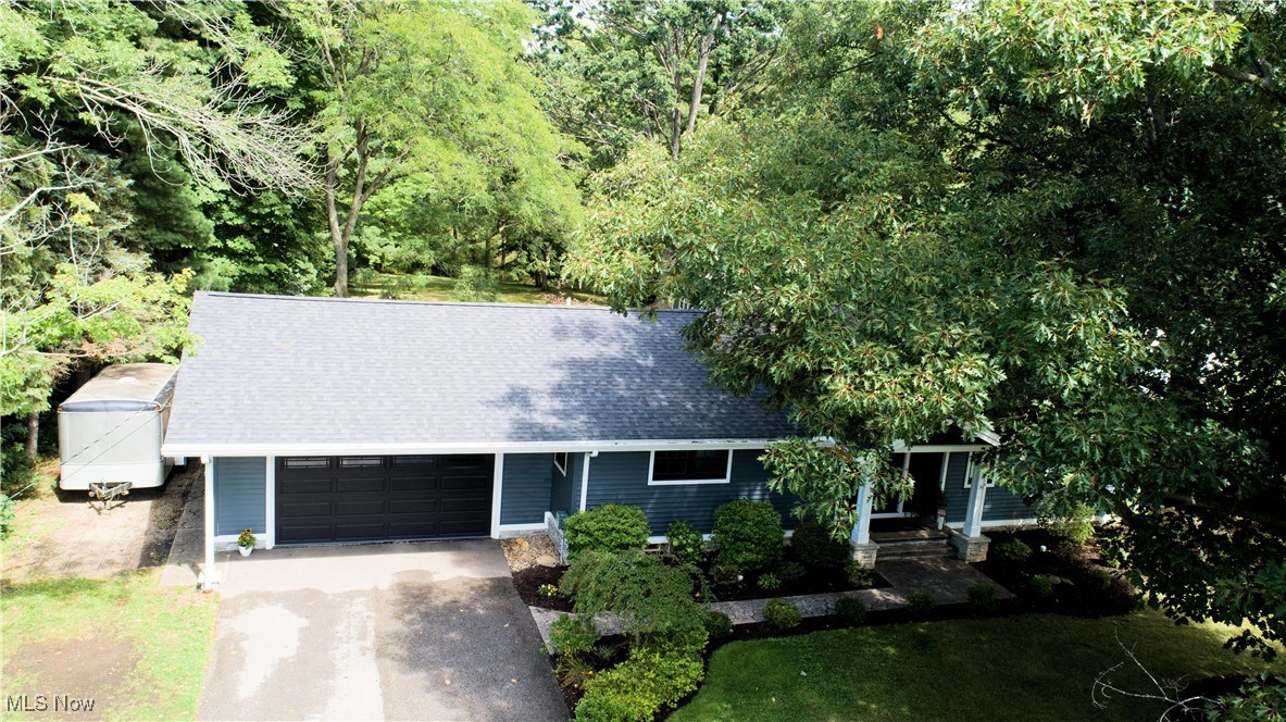27799 Emery Road Chagrin Falls, OH 44022 - Photo 3 of 44 Gallery Image 3