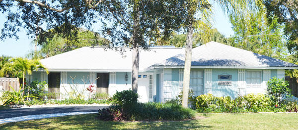121 Beverly Road West Jupiter, FL 33469 - Photo 1 of 13 Exterior Front