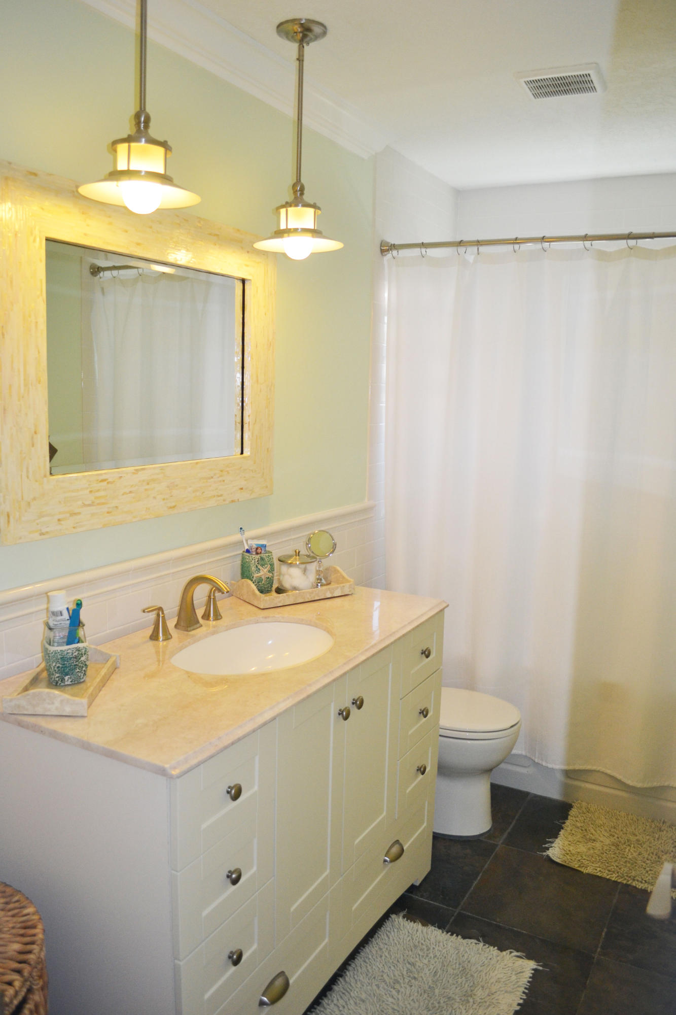 121 Beverly Road West Jupiter, FL 33469 - Photo 4 of 13 Bath2