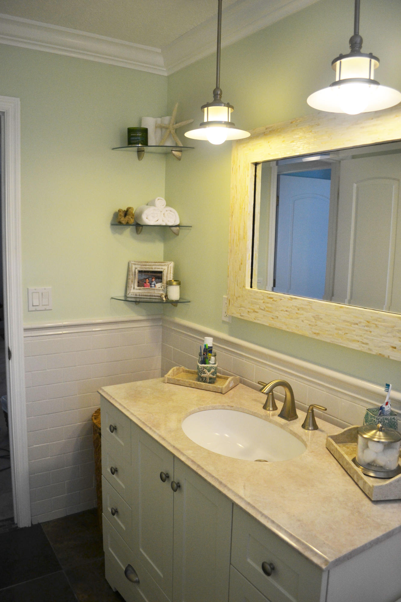 121 Beverly Road West Jupiter, FL 33469 - Photo 5 of 13 Bath3