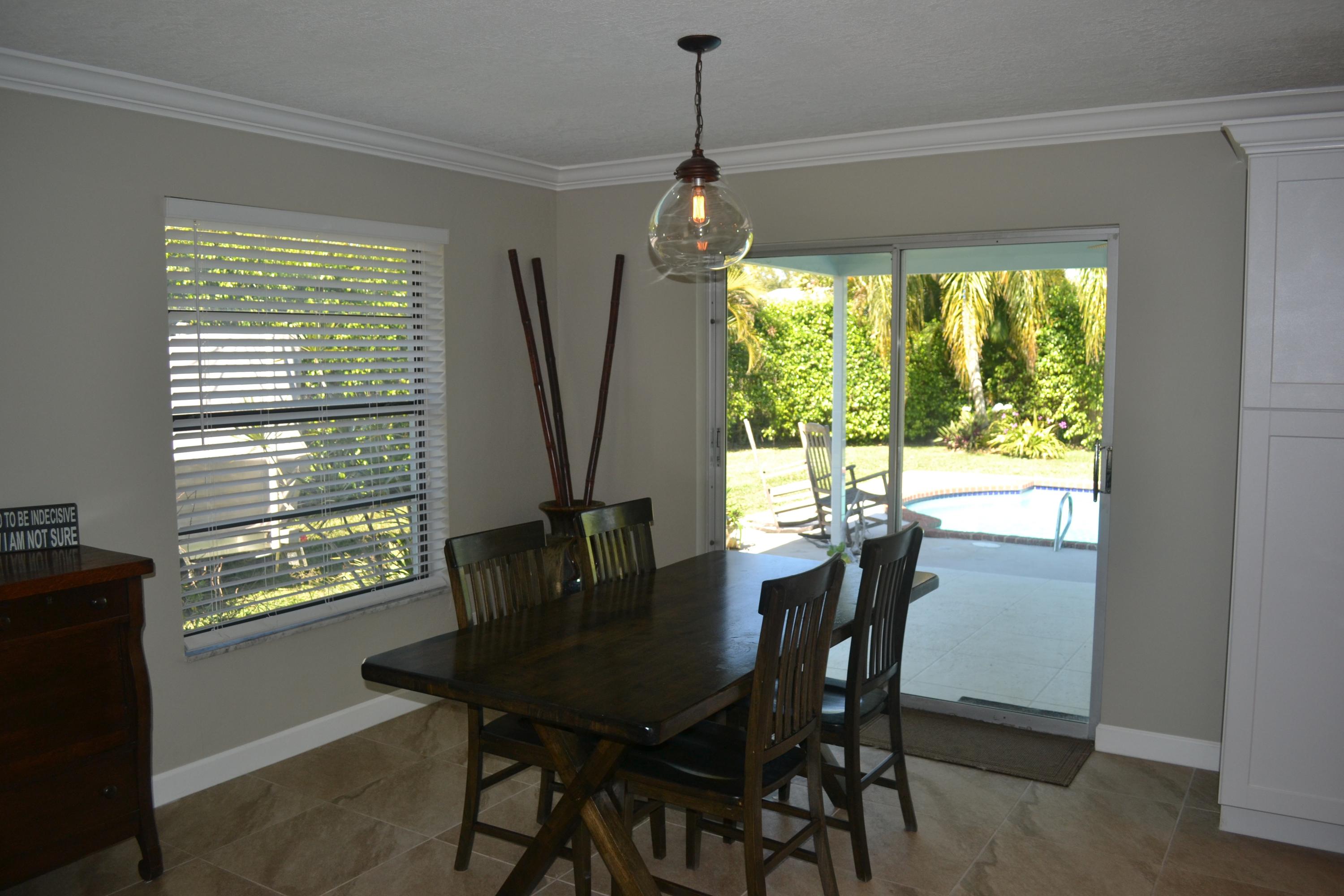 121 Beverly Road West Jupiter, FL 33469 - Photo 8 of 13 Dining2