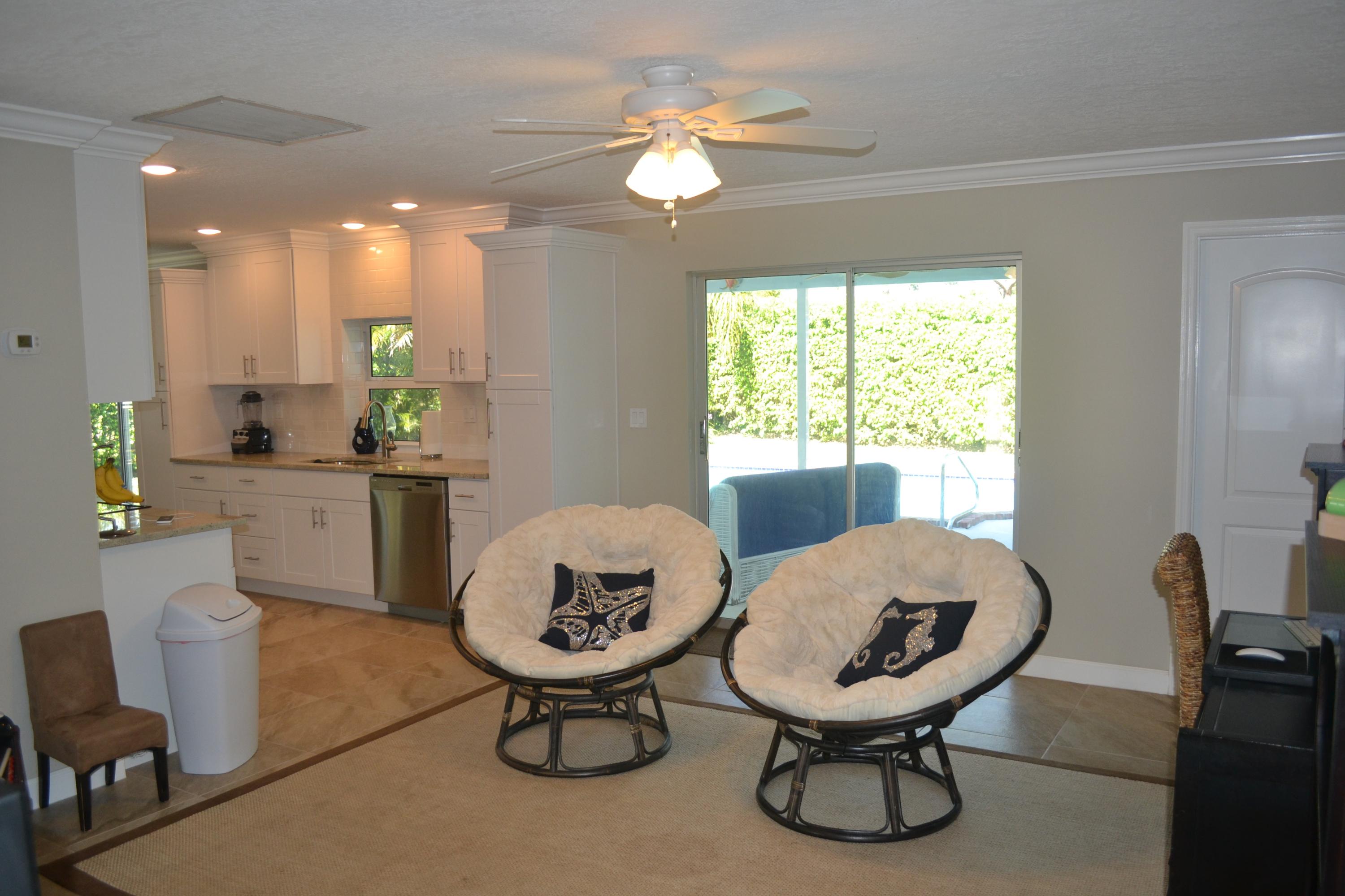 121 Beverly Road West Jupiter, FL 33469 - Photo 9 of 13 FamilyRoom2