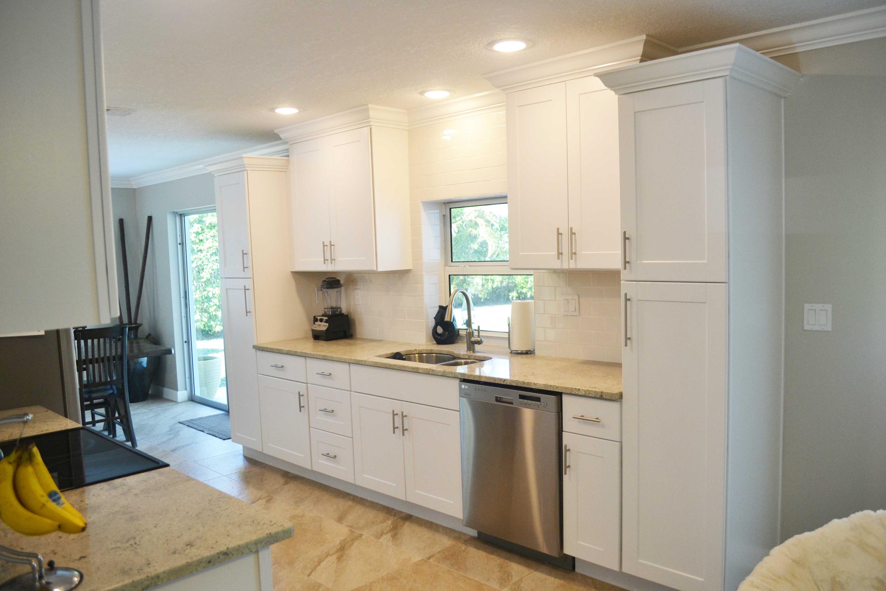 121 Beverly Road West Jupiter, FL 33469 - Photo 10 of 13 Kitchen4