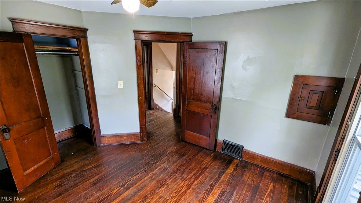 889 West Wilbeth Road Akron, OH 44314 - Photo 4 of 31