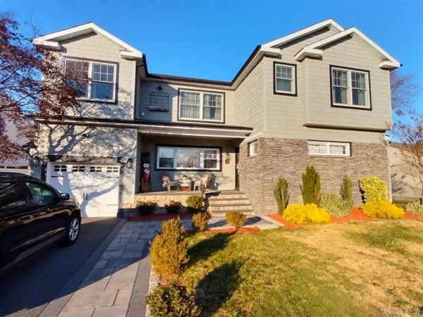 $1,225,000 | 166 Daniel Road North, Massapequa, NY 11758