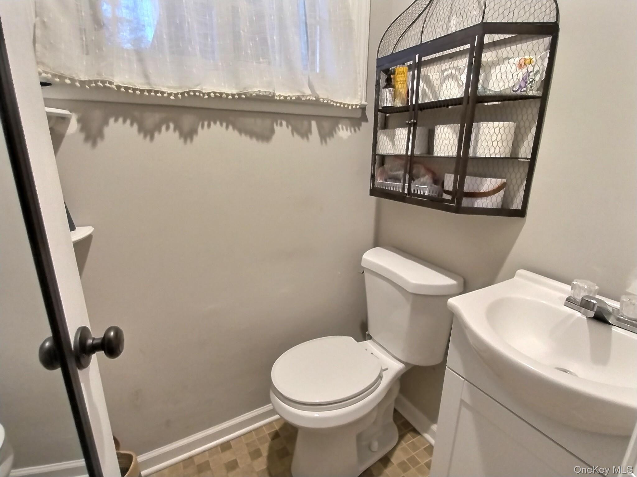 166 Daniel Road North Massapequa, NY 11758 - Photo 16 of 42