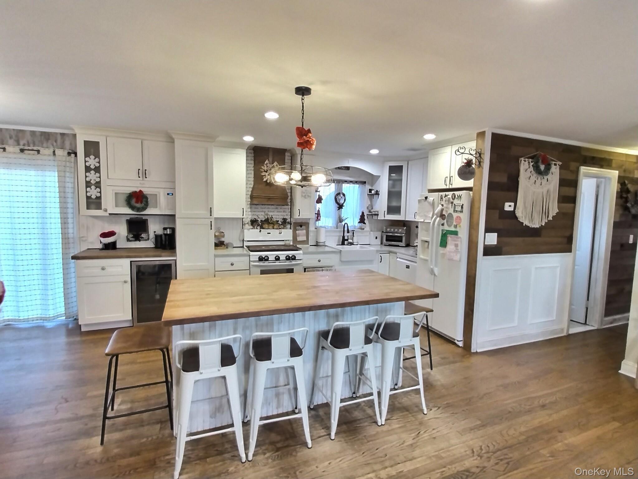 166 Daniel Road North Massapequa, NY 11758 - Photo 7 of 42