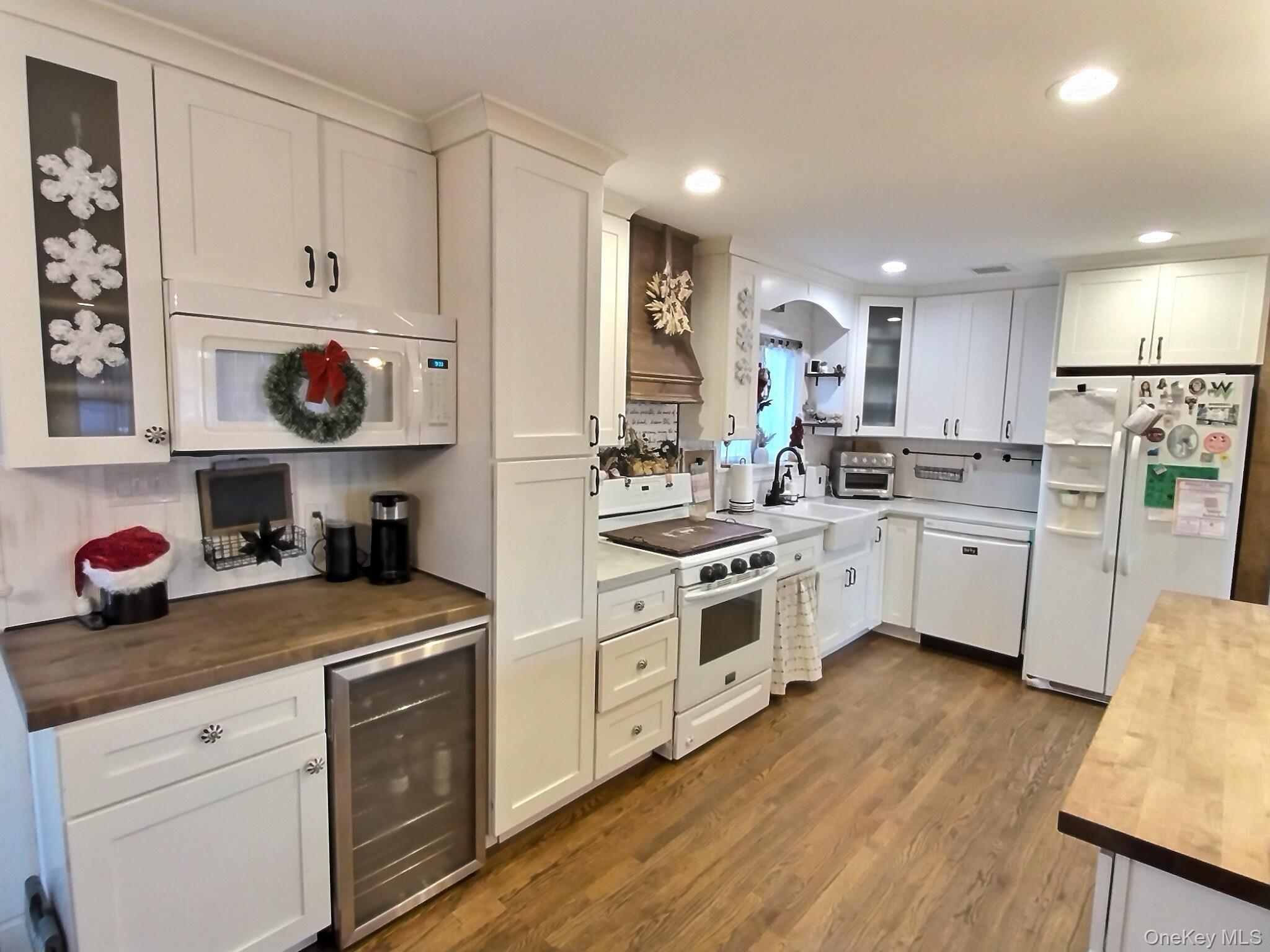 166 Daniel Road North Massapequa, NY 11758 - Photo 8 of 42