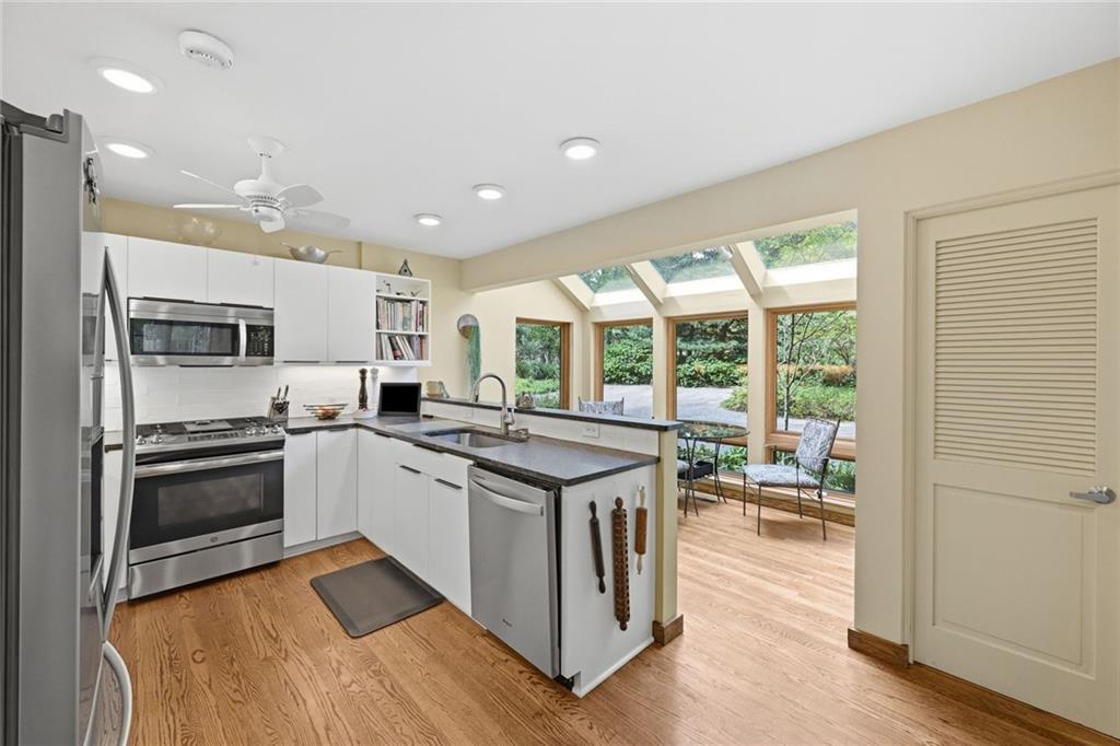 2106 Henry Road Sewickley, PA 15143 - Photo 14 of 50