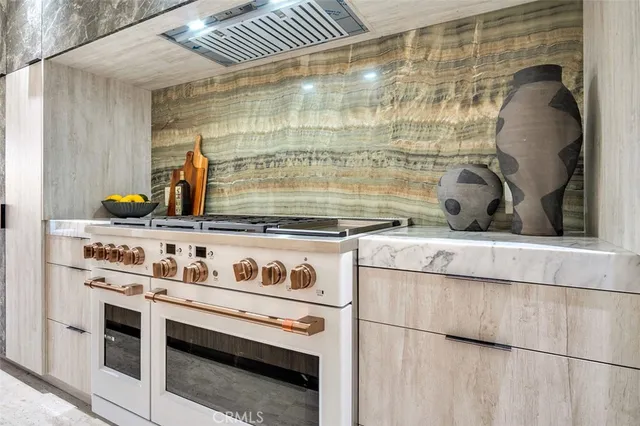 $3,095,000 | 505 17th Street, Huntington Beach, CA 92648