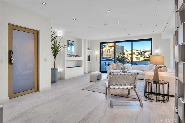 $3,095,000 | 505 17th Street, Huntington Beach, CA 92648