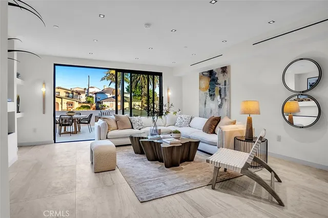 $3,095,000 | 505 17th Street, Huntington Beach, CA 92648