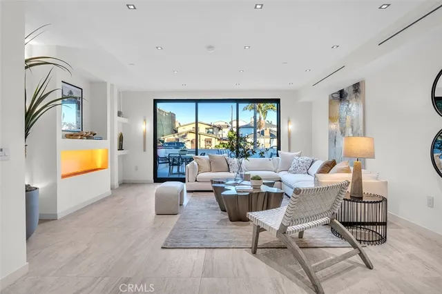 $3,095,000 | 505 17th Street, Huntington Beach, CA 92648